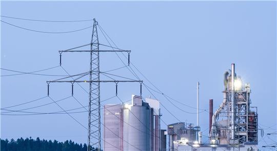 Ökonomen sehen die geplanten Maßnahmen zur Senkung der Industriestrompreise der SPD kritisch.