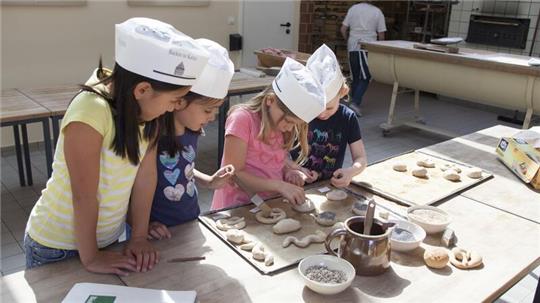 Österliches Backen und mehr ist bei den Ferien-Erlebnistagen im Freilichtmuseum am Kiekeberg möglich.