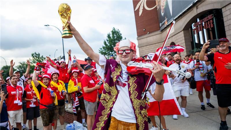 Österreich-Fans feiern vor Beginn des WM-Spiels gegen Argentinien. 