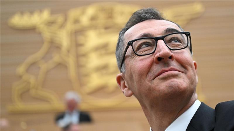 Özdemir ist neuer Ministerpräsident im Südwesten Özdemir gewann nach einer Aufholjagd die Landtagswahl - sehr knapp.