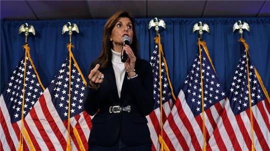 Offen ist, wie lange Haley noch im Rennen bleiben wird, da ihr faktisch keine Chancen mehr eingeräumt werden, Trump zu schlagen.
