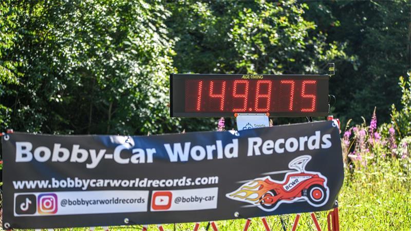 Offiziell gemessen: Mit 149,875 Kilometern pro Stunde ist Marcel Paul mit einem Bobby-Car gerast. 