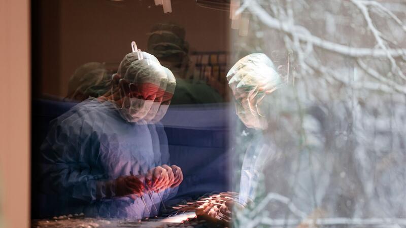 Oft beschäftigen sich die Gutachter mit vermuteten Fehlern nach einer Operation.