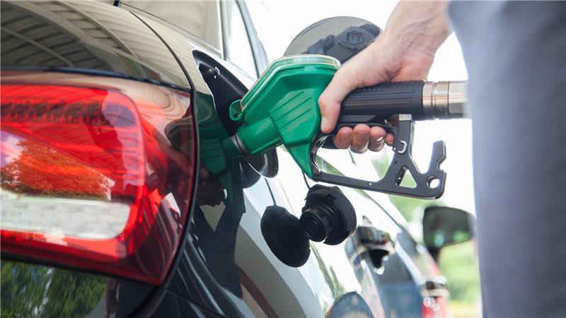 Falsch getankt? Wie Sie ihr Auto danach noch retten können Oft wird man erst stutzig, wenn bereits die falsche Flüssigkeit fließt. Wurde der Motor noch nicht gestartet, reicht unter Umständen das Abpumpen des Gemisches.