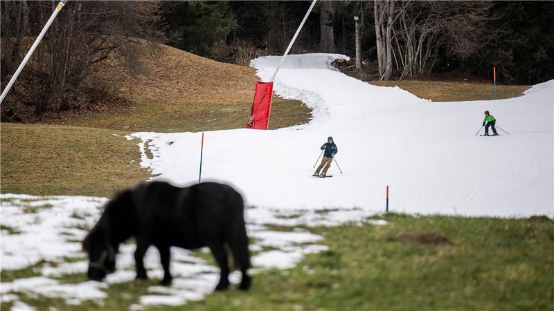 Ohne Kunstschnee hätte es der Skisport schwer, sagen Branchenvertreter.