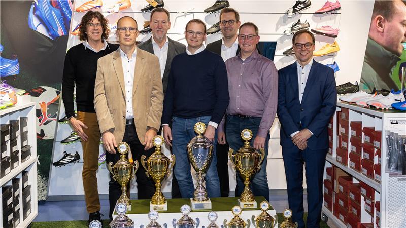 Noch größer - Dieses Fußballevent sucht seinesgleichen in der Region Ohne die Sponsoren wäre so ein Fußballevent mit Preisgeldern gar nicht möglich.