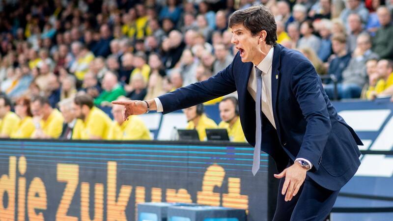 Aus in der Champions League für Oldenburger Oldenburgs Trainer Pedro Calles.