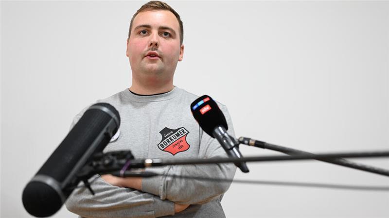 „Klaasohm“-Nacht auf Borkum: Polizei zieht Bilanz Oldermann Maxi Rau ist Vorsitzender des Verein Borkumer Jungen (VBJ).