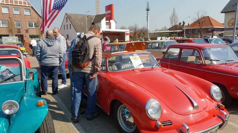Neue Blütenkönigin wird beim Drochterser Frühlings- und Blütenfest gekrönt Oldtimer treffen sich wieder auf dem Parkplatz in Drochtersen.