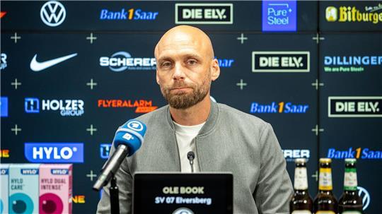 Ole Book hat seinen Vertrag als Sportvorstand der SV Elversberg verlängert.