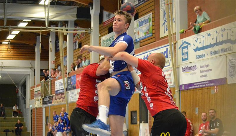 Unglücklicher Start für den VfL Fredenbeck Ole Hagedorn trägt in dieser Saison das Trikot des VfL Fredenbeck. Foto: Potreck