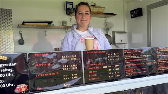 Olha Vasina in ihrem Imbisswagen: „Ich weiß genau, wie ein Gastronomiebetrieb funktioniert.“