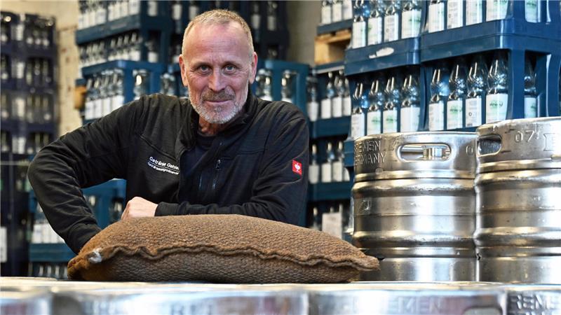 Oliver Intemann hat einst fast 1,8 Millionen Mark im Lotto gewonnen. Heute arbeitet er im Getränkemarkt. 