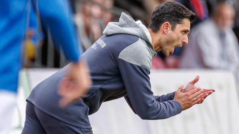 Oliver Ioannou an der Seitenlinie: Von seinen Spielern will der Trainer „Männerfußball“ sehen.