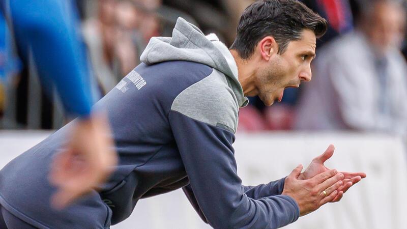 15 Siege in 24 Spielen: So beliebt ist D/A-Trainer Ioannou beim Rest der Liga Oliver Ioannou engagiert an der Seitenlinie: Seit Oktober 2023 ist der 35-Jährige D/A-Trainer.