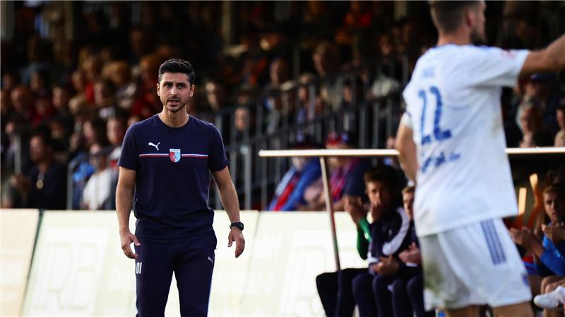 Ist D/A bereit für die 3. Liga? So arbeitet der Club am Aufstieg Oliver Ioannou, hier im Heimspiel gegen Emden, hat seine B-Lizenz bald in der Tasche.