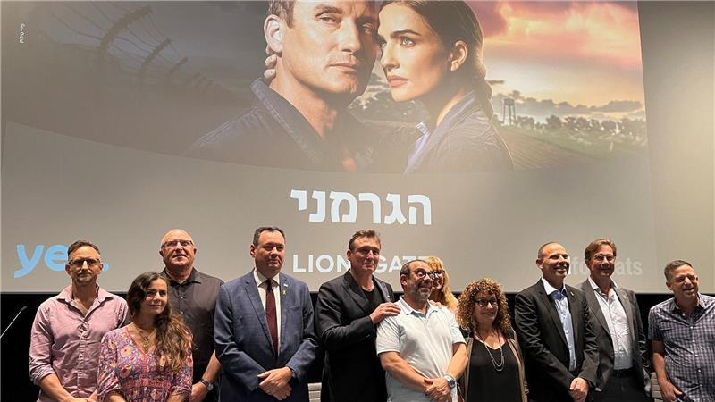 Oliver Masucci (5.v.l.) lernte für die Serie Hebräisch.