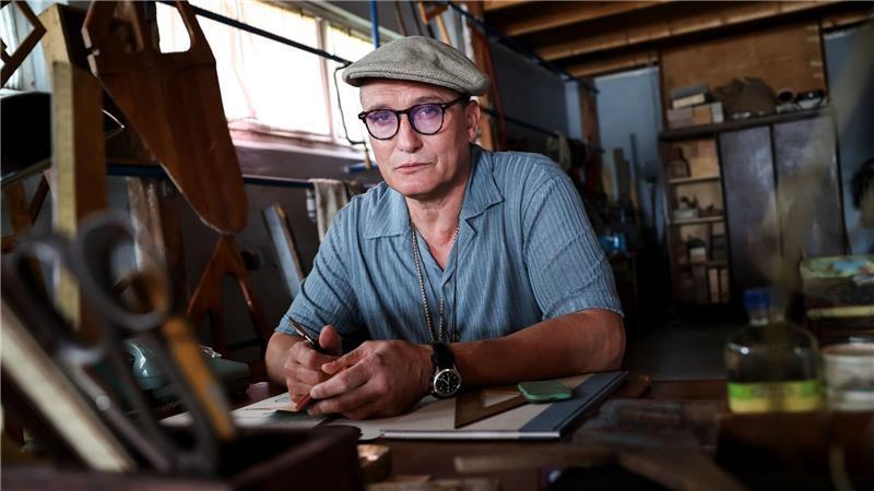 Oliver Masucci würde sich gern eine Segel-Auszeit gönnen Oliver Masucci kommt für seine Filme viel in der Welt herum. Am liebsten aber würde er gern mal eine Auszeit auf einem Segelboot nehmen. (Archivbild)