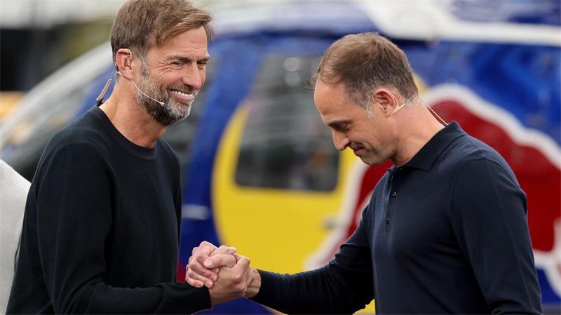 Bundestrainer-Poker: Was wollen Klopp, DFB und Red Bull? Oliver Mintzlaff (r.) hat die Interessen des Red-Bull-Konzerns im Blick. (Archivbild)