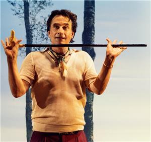 Oliver Mommsen in „Vanya".