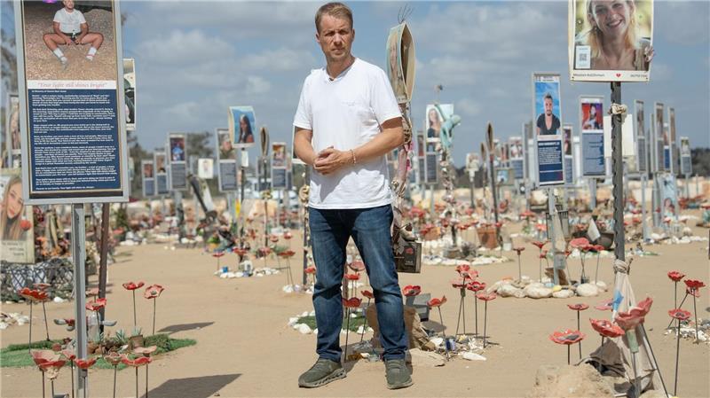 Bilder des Tages Oliver Pocher besucht kurz vor dem zweiten Jahrestag des Hamas-Massakers das israelische Grenzgebiet zum Gazastreifen.