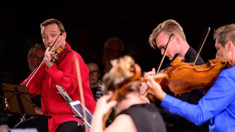 Violinwettbewerb als „Sprungbrett für Solokarrieren“ Oliver Wille (l) leitet gemeinsam mit Antje Weithaas den Joseph Joachim Violinwettbewerb. (Foto-Archiv)