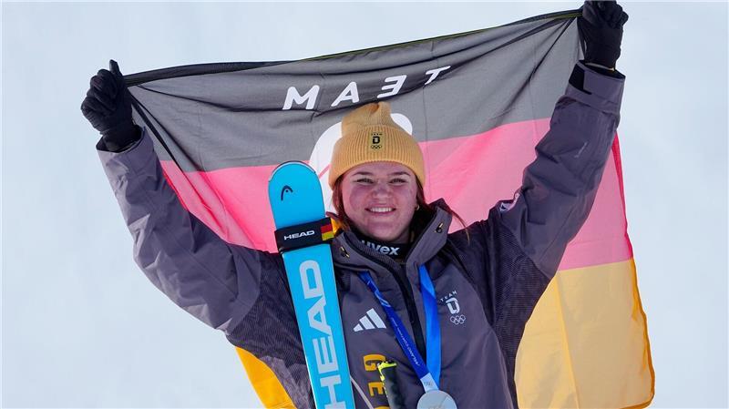 Olympia-Silber in der Abfahrt: Deutschlands Ski-Juwel Emma Aicher.