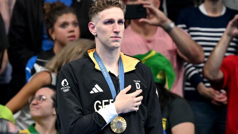 Langes Warten beendet: Märtens schwimmt zu Olympia-Gold Olympiasieger Lukas Märtens kämpfte mit den Tränen.