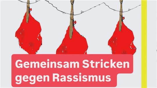 Omas gegen Rechts rufen auf zur Aktion „Gemeinsam stricken gegen Rassismus“. Ein buntes Band der Menschlichkeit wird in Buxtehude gespannt.