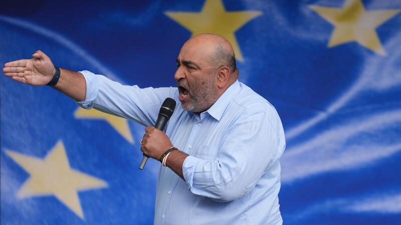 Baerbock und Nouripour verurteilen Mannheimer Messerangriff Omid Nouripour, Bundesvorsitzender der Grünen, spricht während der Europawahlkampf-Tour .
