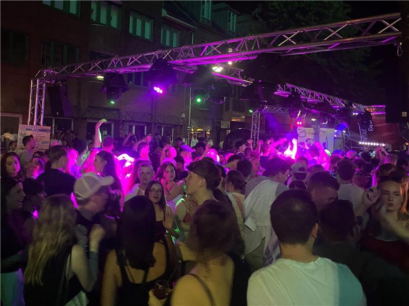 Buxtehuder Altstadtfest: Das ist neu auf der beliebten Partymeile Open-Air-Disco: Am Geesttor wird wieder unter freiem Himmel getanzt.