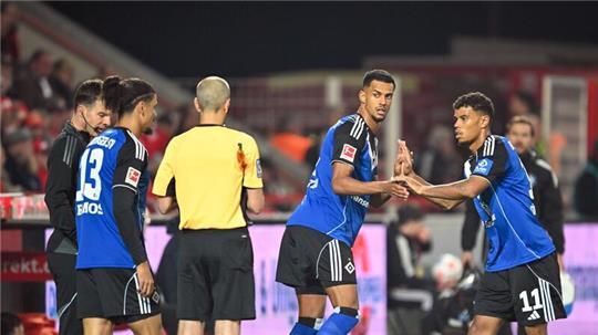 Option für das Spiel gegen Augsburg: Entweder Robert Glatzel (M.) oder Ransford Königsdörffer (r) vom Hamburger SV könnten von Beginn an spielen. (Archiv)