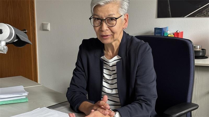Still sitzen liegt ihr nicht: Stader Ordnungsamt verliert ein Original Ordnungsamtschefin Kirsten Bock hat fast 50 Jahre für die Stader Stadtverwaltung gearbeitet.
