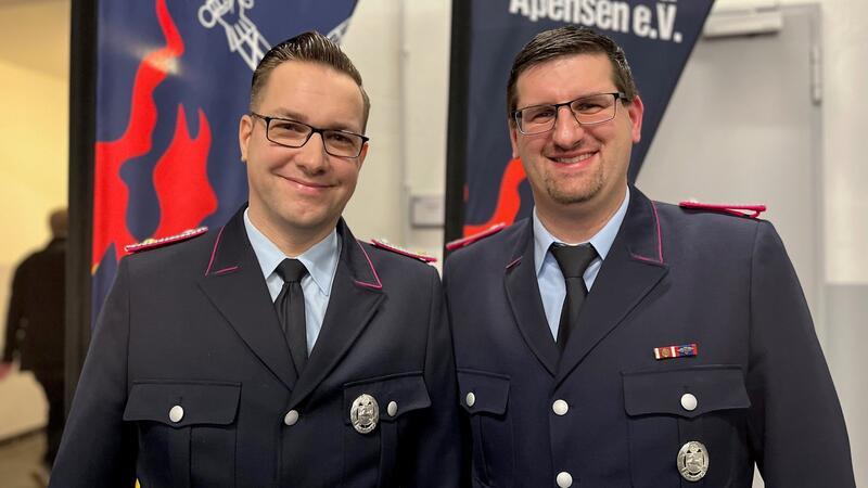 Apensen wird Schwerpunktfeuerwehr – Zwei Männer brennen für ihr Ehrenamt Ortsbrandmeister Torsten Plumbohm (links) und Stellvertreter Tobias Müller führen die zur Schwerpunktfeuerwehr aufgewertete Ortsfeuerwehr Apensen.