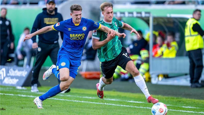 Münster siegt mit Spielfreude gegen Braunschweig Oscar Vilhelmsson (r) brachte Münster früh in Führung.