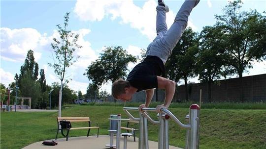 Outdoor-Fitnessgeräte bieten viele Vorteile.