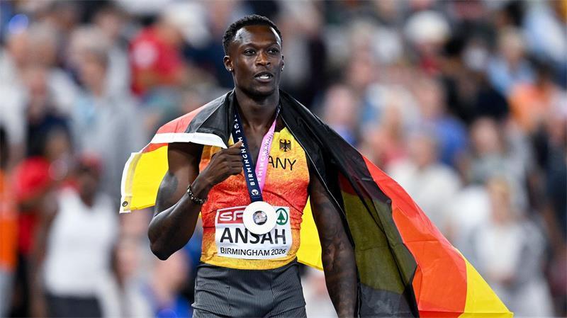 Owen Ansah jubelt über Bronze.
