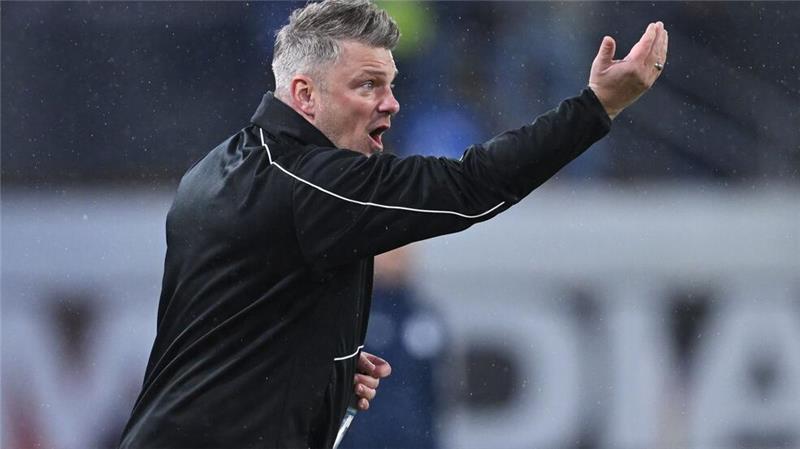 Paderborns Trainer Lukas Kwasniok verlor mit seinem Team erstmals nach fünf Spielen wieder. 