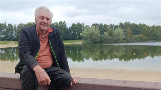 Pächter Klaus Kläre ist täglich am Badesee in Fredenbeck. Jetzt wurde sein Pachtvertrag gekündigt.