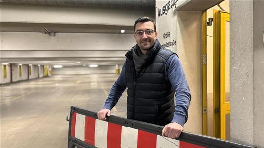 Paik-Eric Junge ist als Betriebsleiter der Stader Versorgungs- und Bädergesellschaft für die drei Parkhäuser in Stade zuständig.