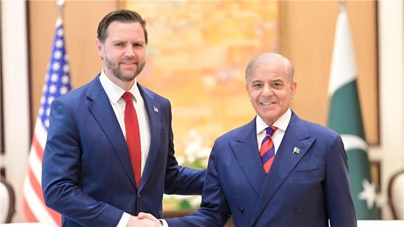 Pakistans Premier Sharif führte mit beiden Delegationen Vorgespräche.