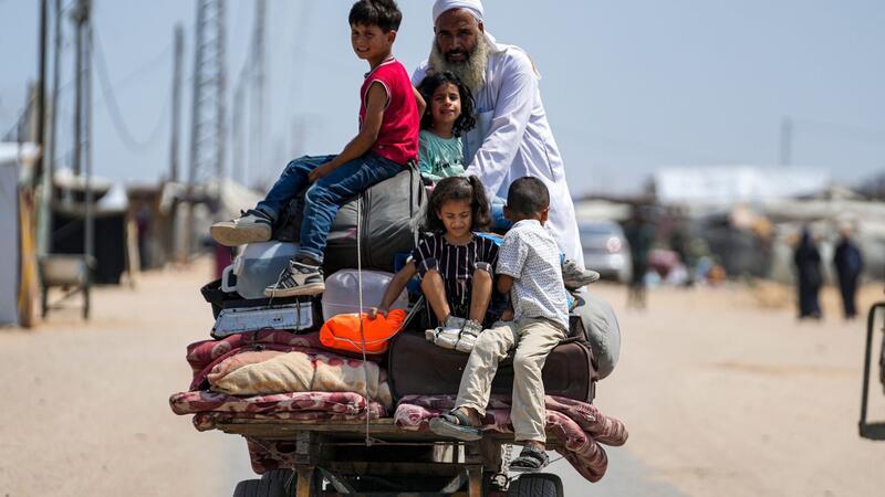 Palästinenser sind innerhalb des Gazastreifens auf der Flucht. Eine Waffenruhe könnte ihr Los lindern.