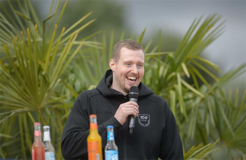 Dutch Community beim BSV: So ticken die Neuzugänge aus den Niederlanden Palmen in der Sandkuhle: Der neue BSV-Trainer Jonas Schlender.