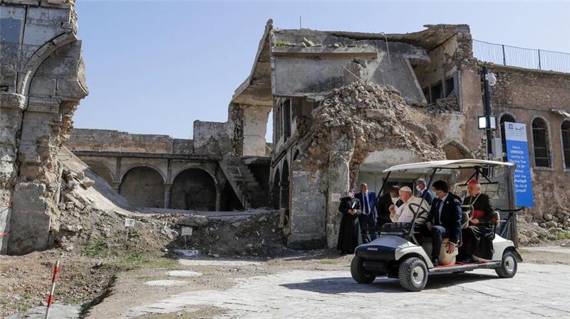 Attentate, Fußball und Tango: Papst Franziskus erinnert sich Papst Franziskus geriet im Irak nach eigenen Angaben ins Visier von zwei Attentätern. (Archivbild)