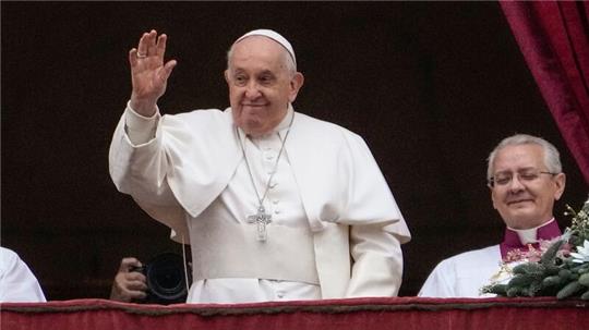 Papst Franziskus hat in seiner Weihnachtsbotschaft zu einem sofortigen Frieden im Gaza-Krieg aufgerufen.