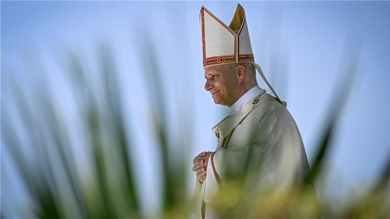 Papst Leo XIV. hält im Hafen von Santa Cruz de Tenerife auf den Kanarischen Inseln eine Heilige Messe.