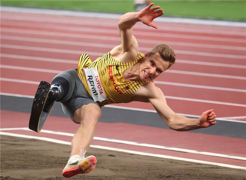 Paralympics: Leichtathletik, Weitsprung Männer, im Olympiastadion. Markus Rehm in Aktion. Foto: Karl-Josef Hildenbrand/dpa