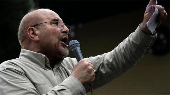 Parlamentspräsident Mohammed Baghar Ghalibaf sagte, die Straße von Hormus bleibe so lange geschlossen, wie sich die USA nicht an ihre Verpflichtungen aus der Vereinbarung hielten. (Archivbild)