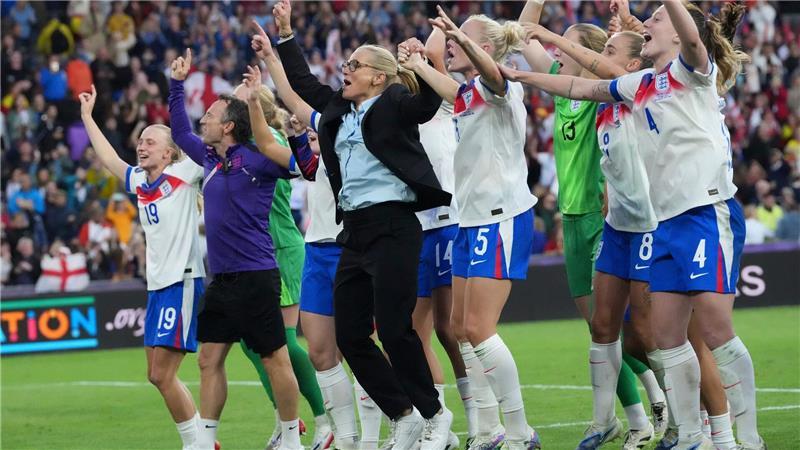 Party pur: Englands Nationalteam feiert den Titel.