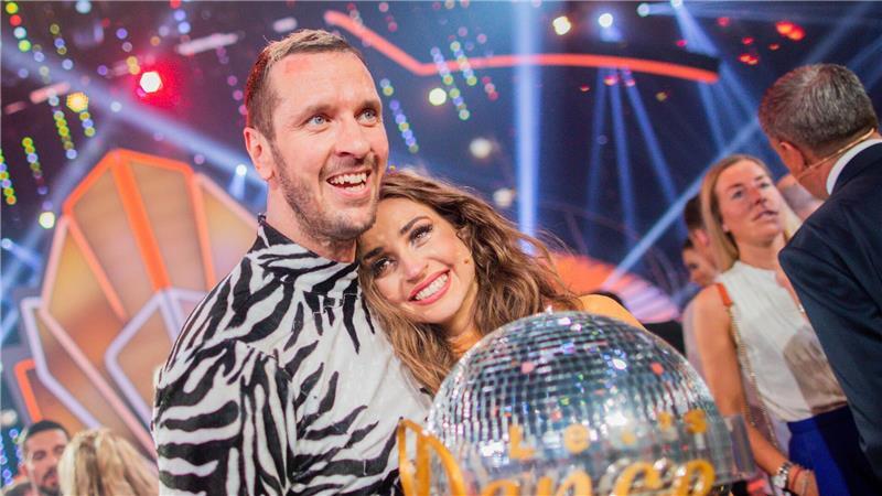 Pascal Hens, hier mit Ekaterina Leonova, siegte 2019 bei „Let’s Dance“.